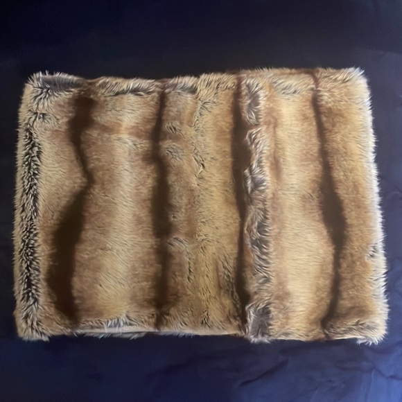 2017 Vera Wang Vegan Faux Fur Cowl - Picture 2 of 8